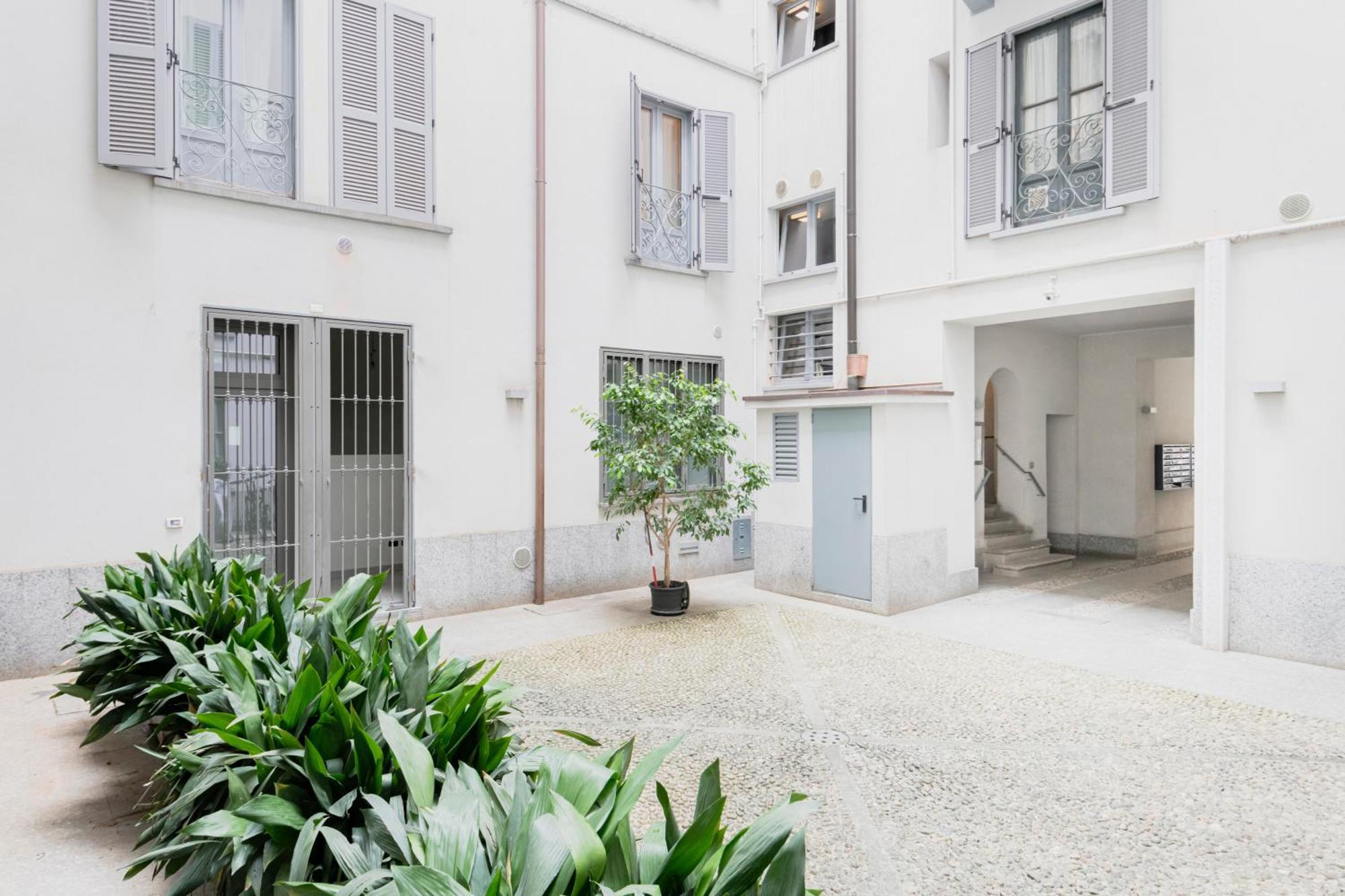 Easylife - Appartamento Elegante Moderno E Accogliente - La Tua Oasi In Citta Milan Exterior photo